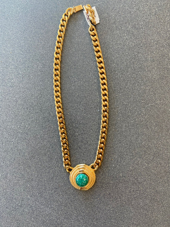 VINTAGE GOLD CHAIN WITH JADE CABACHON CENTER