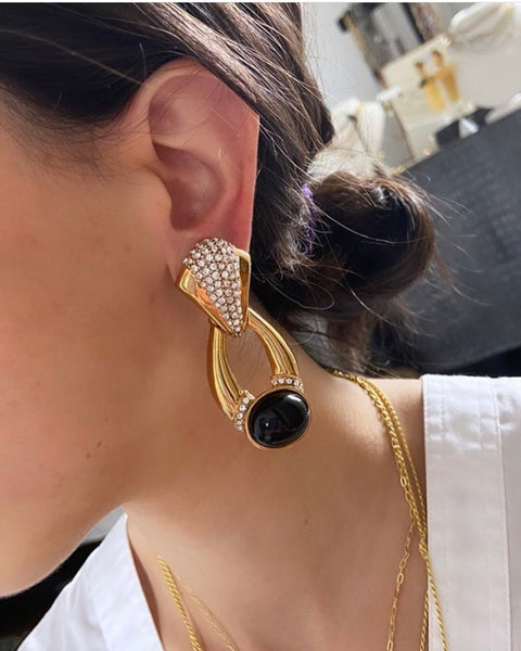 VINTAGE GOLD WITH BLACK CABOCHON EARRING